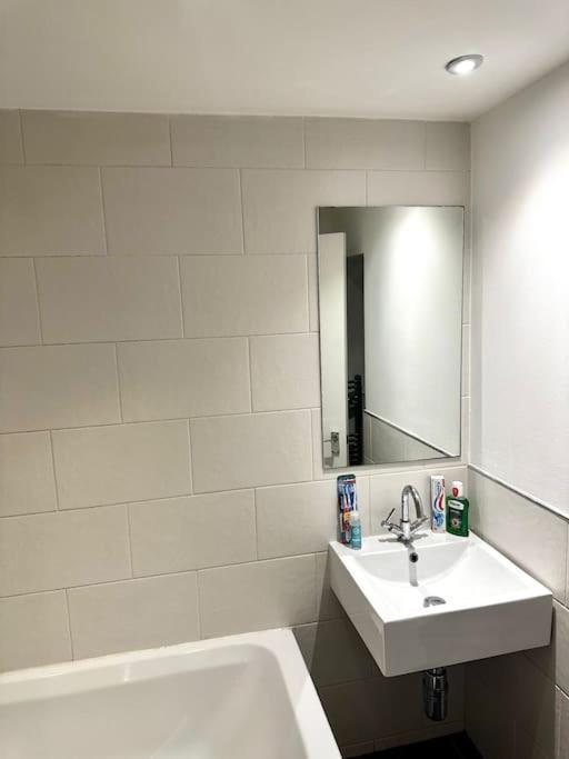 Amazing 2Bed2Bath Edgeware Apartment London Exterior photo